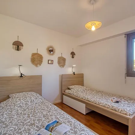 Le Capricorne By Interhome Lägenhet Saint-Raphaël