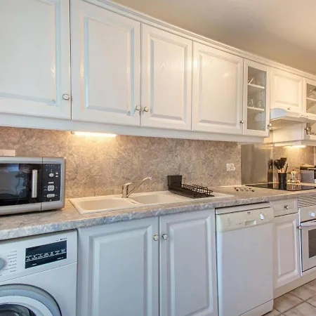 Le Capricorne By Interhome Lägenhet *