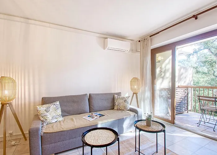 Le Capricorne By Interhome Apartamento Saint-Raphaël