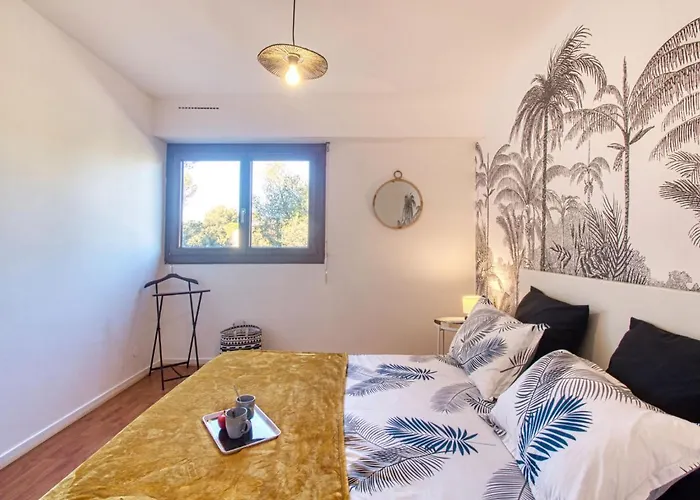 Le Capricorne By Interhome Saint-Raphaël